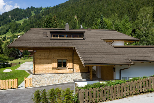 Aluminiumpaneel mit geknickter Oberfläche | Fassade | News/Produkte