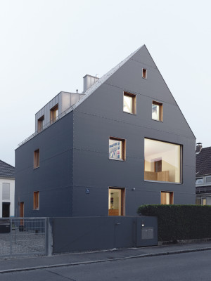 Graues Haus in München - Dämmstoffe - baunetzwissen.de