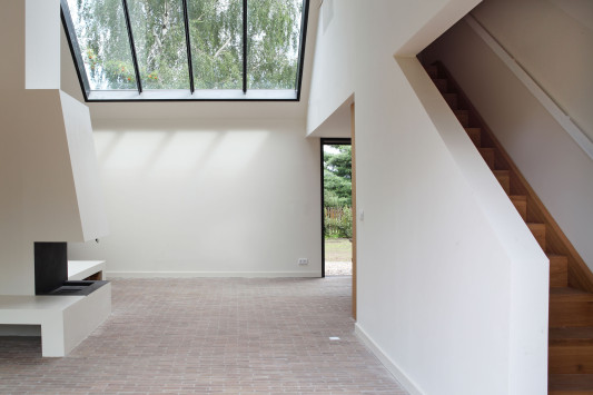 Ferienhaus im Oderbruch | Geneigtes Dach | Wohnen | Baunetz_Wissen