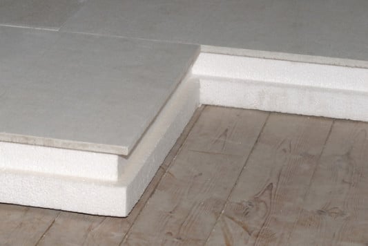 Dachboden-Element  aus Gipsfaserplatte und Hartschaumplatte, zur Dämmung der obersten Geschossdecke. Die Elemente sind mit Nut- und Federverbindung ausgerüstet und können ohne Verklebung wärmebrückenfrei verlegt werden