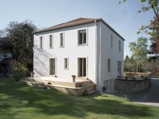 Vorgelagerte Terrasse