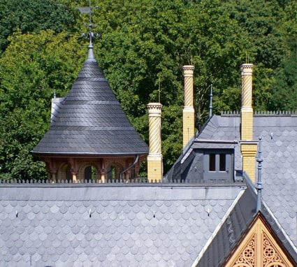 Sanierung einer Villa in Potsdam, Turmdeckung mit Gegengebinden in regelmäßigen Abständen