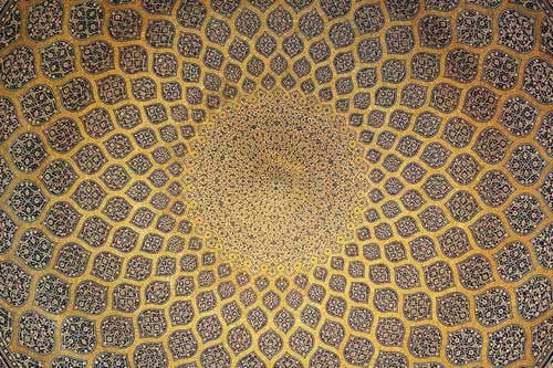 Kaisermoschee in Isfahan aus dem 16. Jahrhundert: Mit Arabesken verzierte Kuppel