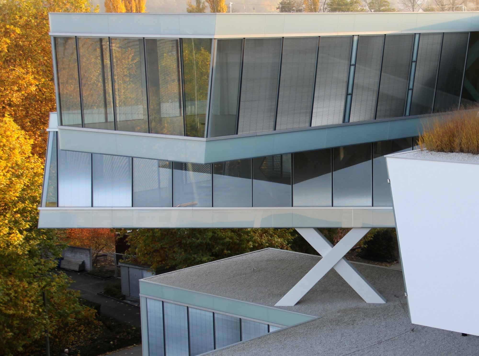 Bürobalken des Actelion Business Center