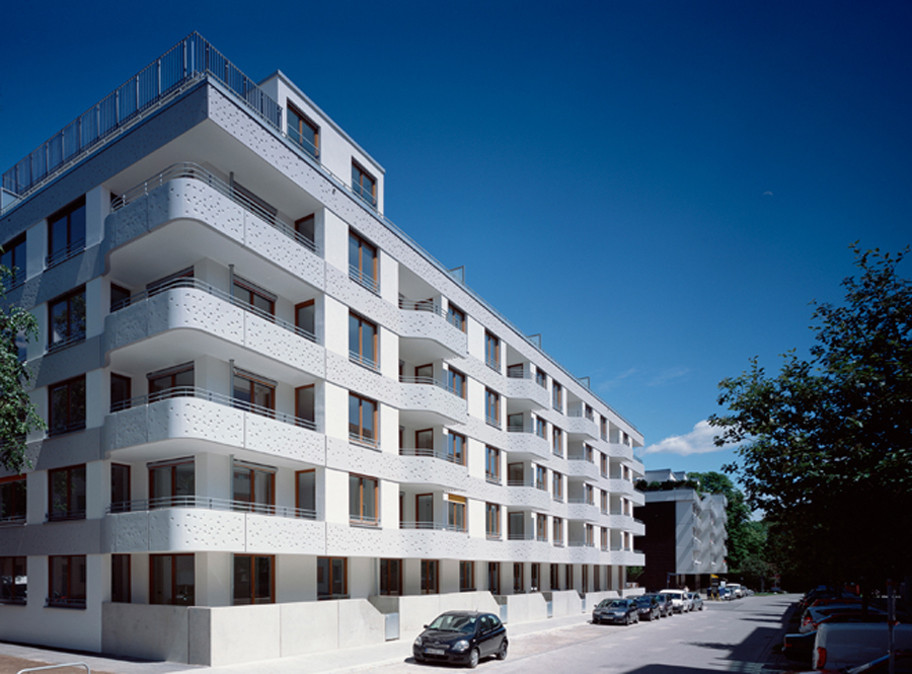 Fassade entlang der Urbanstraße