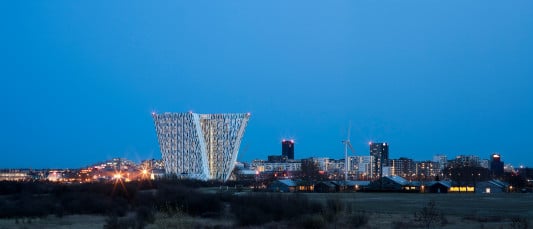 Mit einer Höhe von 76,5 Metern bildet das Hotel eine Landmarke in der Skyline Kopenhagens
