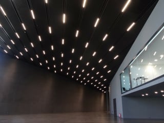 Die Einrichtung von Beleuchtungsanlagen mit zentraler Steuerung ist für den öffentlichen wie privaten Bereich interessant.