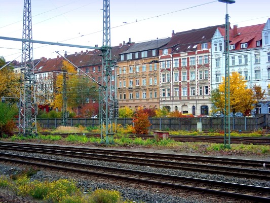 Die unmittelbare Nähe zu Bahngleisen mindert den Wert einer Immobilie