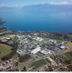 Das Rolex Learning Center befindet sich auf dem Campus der EPFL.