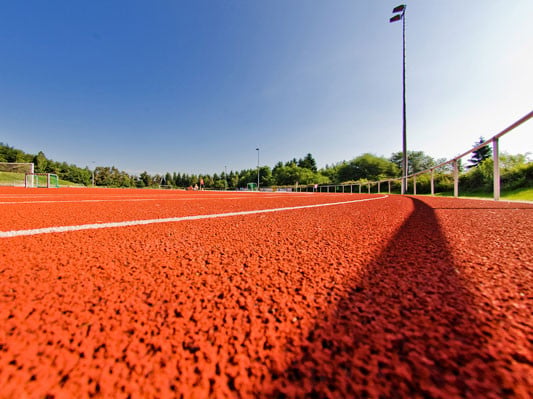 Gummigranulat-Sportboden im Waldstadion Neuenrade
