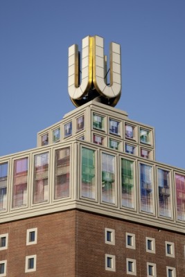 Dachkrone mit Medienfassade