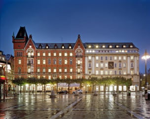 Das Nobis Hotel befindet sich in zwei miteinander verbundenen, sechsstöckigen Gebäuden aus dem späten 19. Jahrhundert