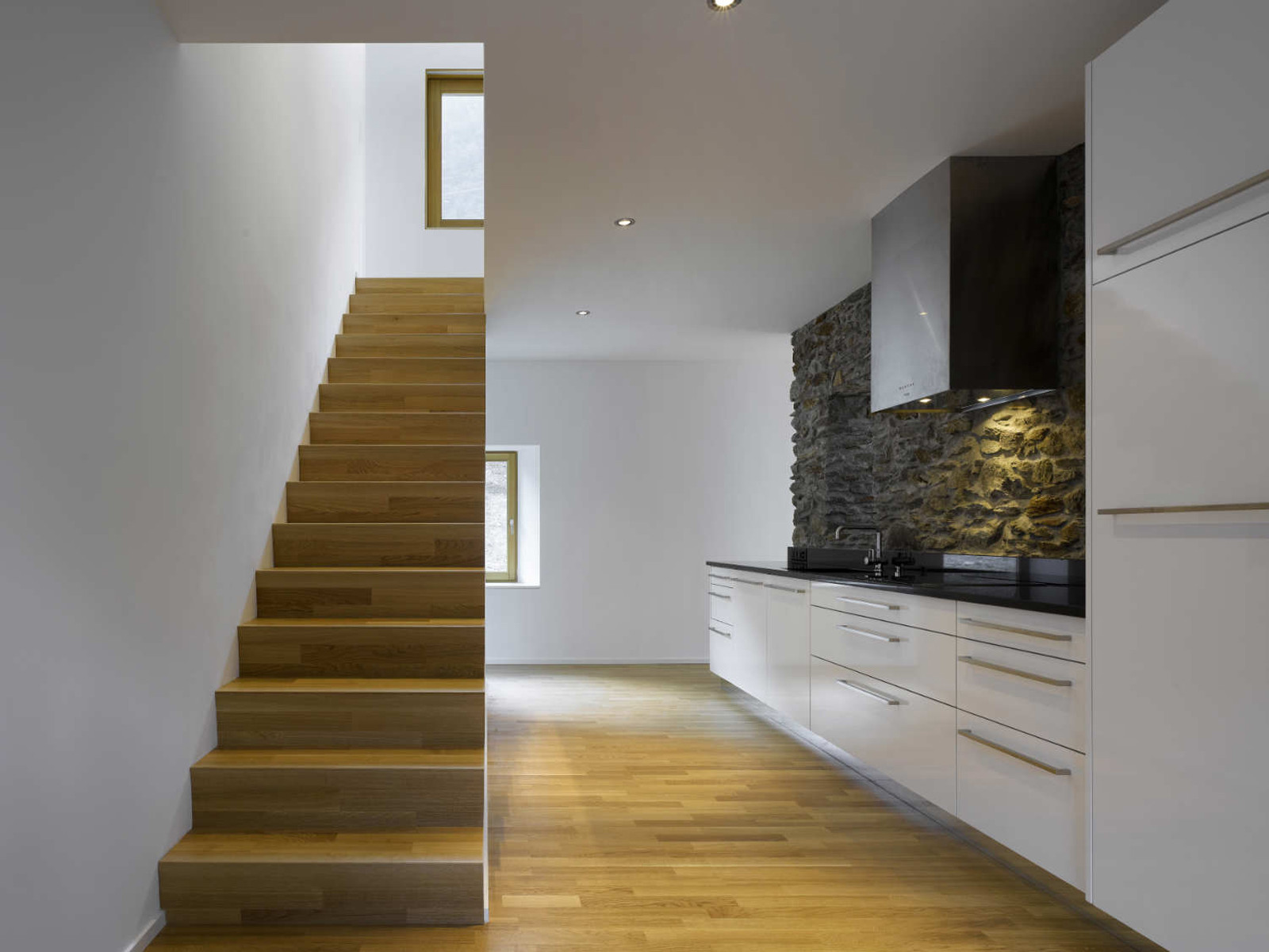 Küche und Treppe