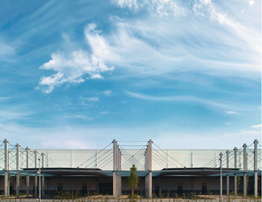 Das Herzstück ist die 23.000 m² große Verkaufshalle