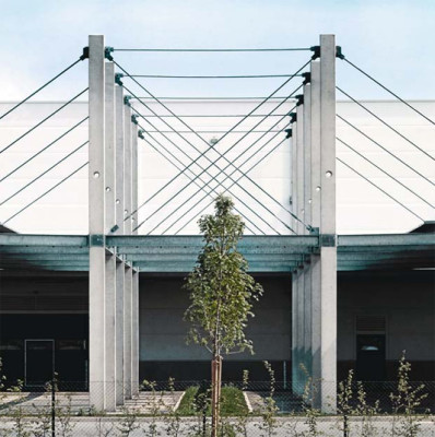 Die Konstruktion des Gebäudekomplexes besteht aus mehr als 2.500 Betonfertigteilen