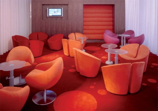 Aufenthaltsraum im Hotel Wall Street Plaza in Berlin (Architekten Nalbach + Nalbach)