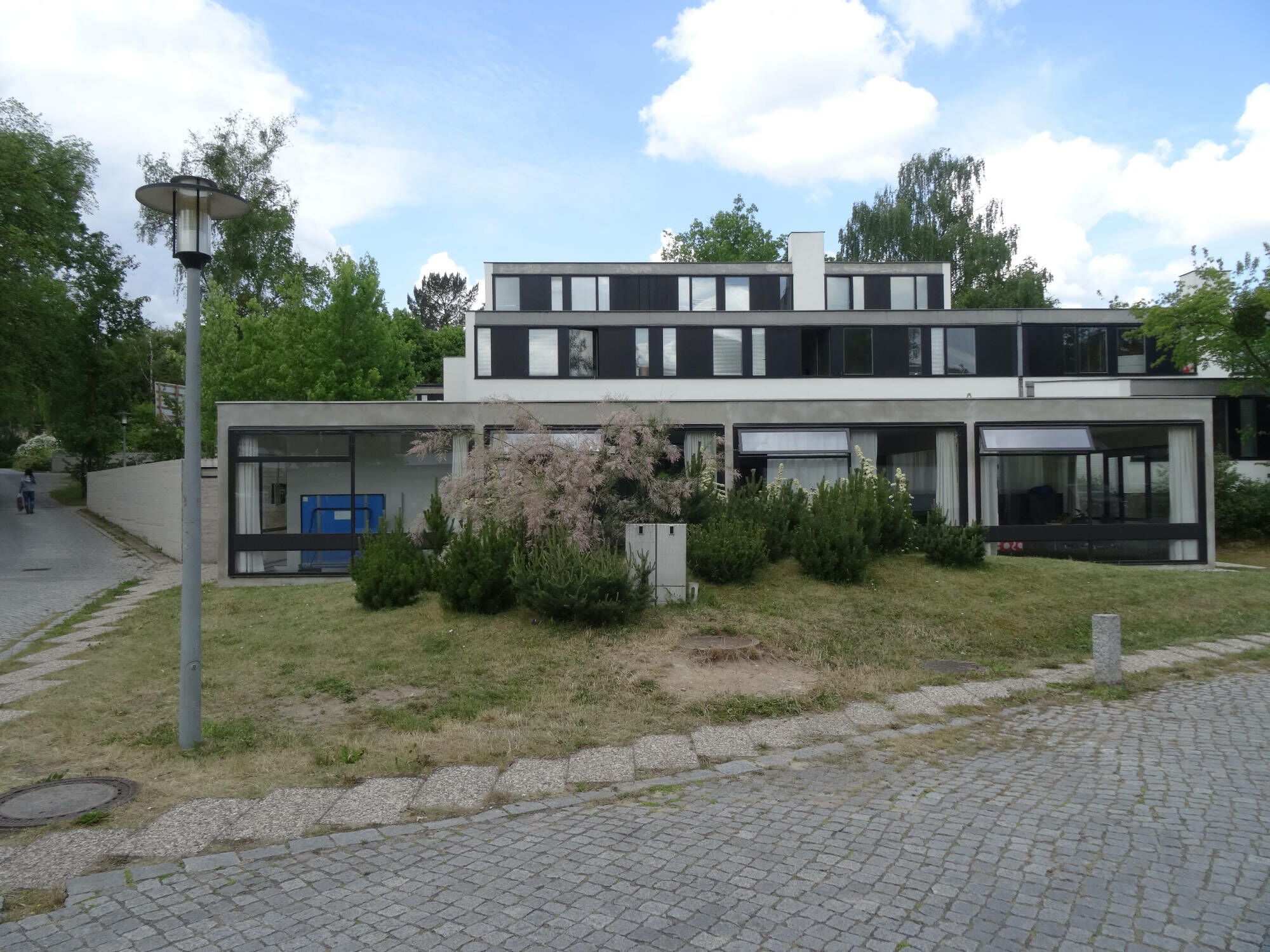 Das Studentendorf Schlachtensee entstand zwischen 1959 und 1964 nach amerikanischem Vorbild und zählt zu den bedeutendsten Wohnanlagen der Nachkriegsmoderne.