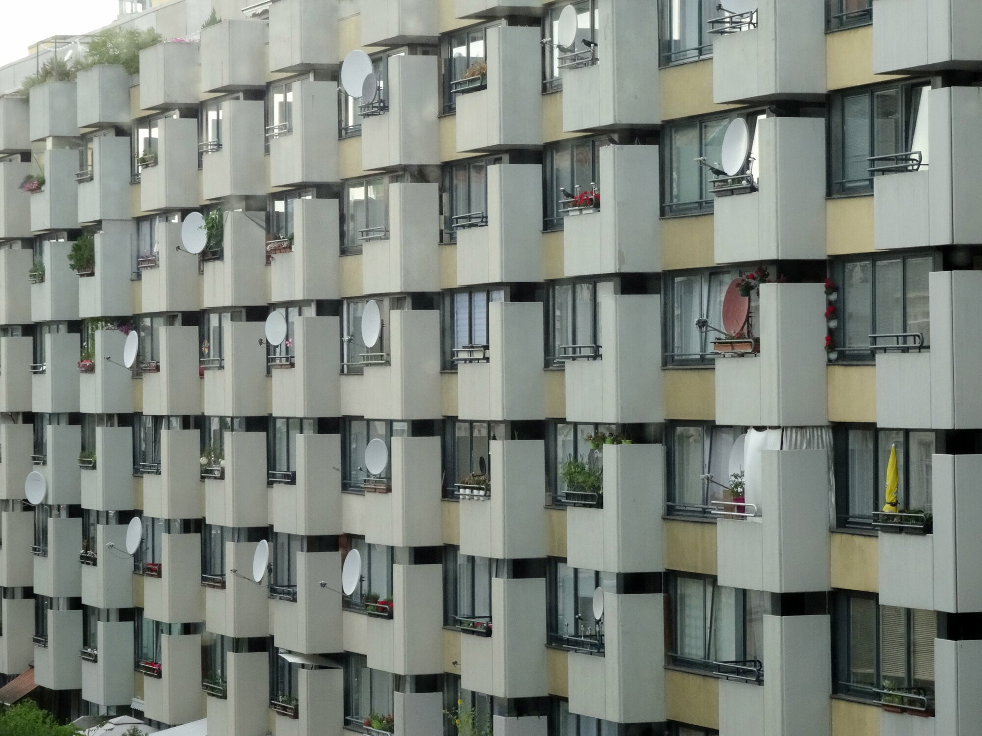 Wohnbebauung in der Berliner Hedemannstraße errichtet 1974 nach Plänen von Werner Düttmann.