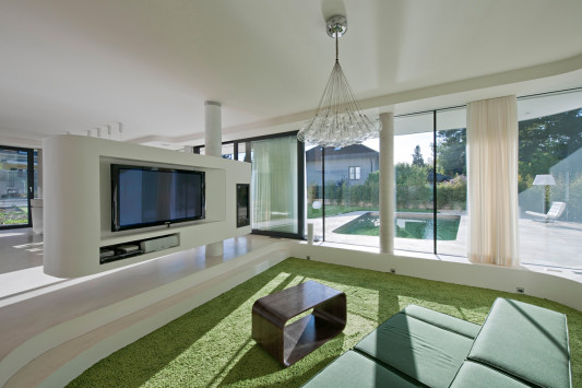 Wohnraum und Außenbereich bilden zusammen das „500 m² Wohnzimmer"