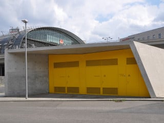 Tore im Gleichrichterwerk 106 in Berlin, Architekten: Bolwin Wulf, Berlin