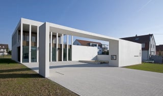Für die Neuapostolische Kirche in Neuhausen verwendete man weichen Beton der Konsistenzklasse F3 aus Weißzement