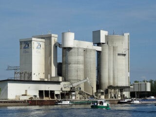 Die Eigenschaften des Zements und der Wasserzementwert bestimmen maßgeblich die Druckfestigkeit des Betons.