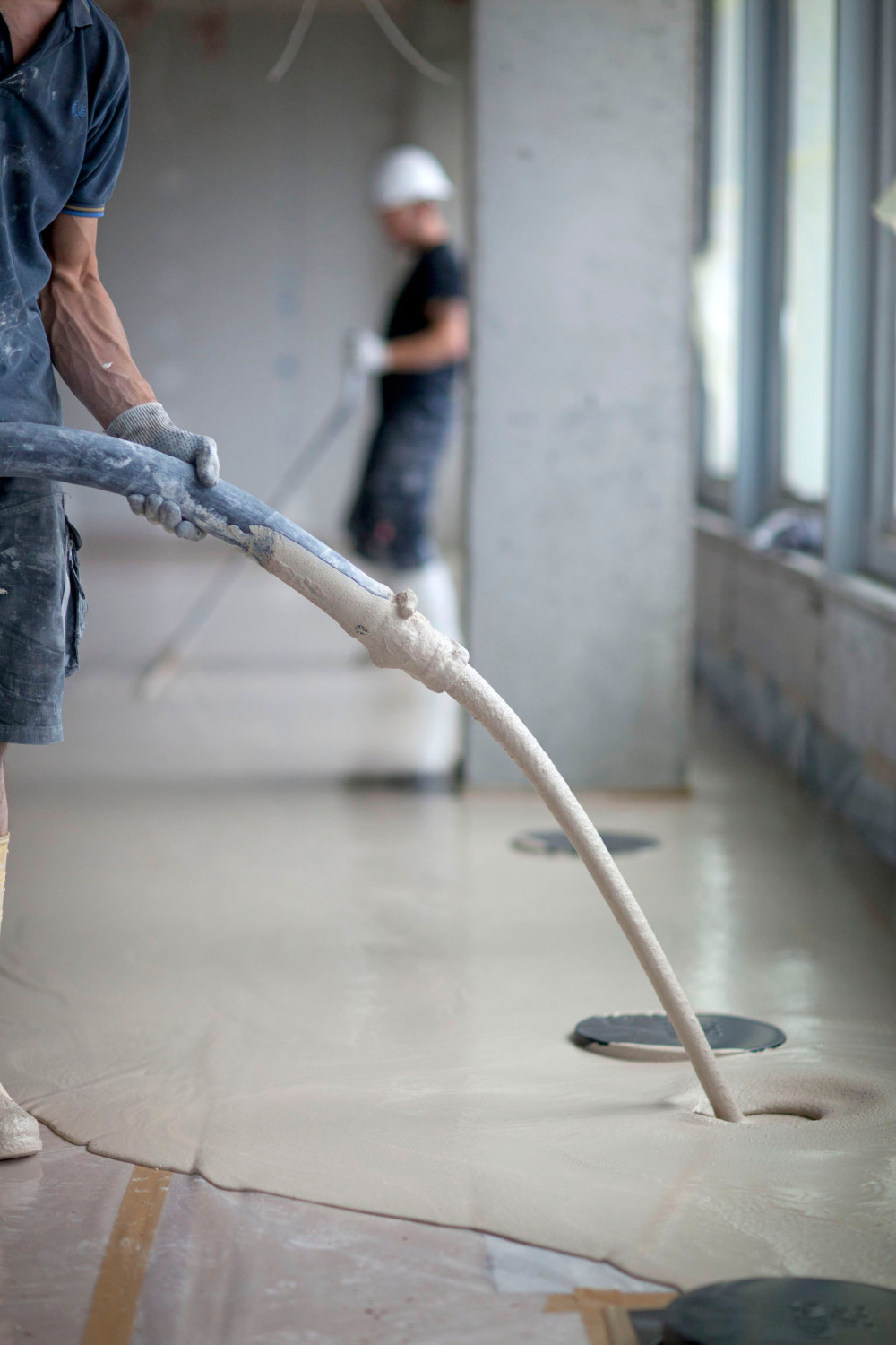 Fließbeton ist ein sehr weicher, sich selbstständig ausbreitender Beton