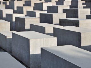 Holocaust-Mahnmal in Berlin, Architekten: Peter Eisenman, New York