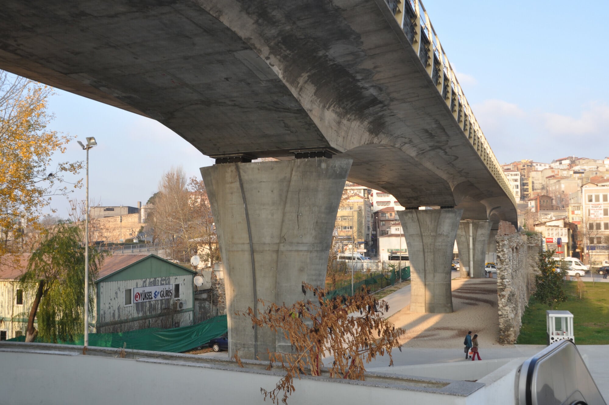 In Spannbeton ausgeführter Vorlandbrückenbereich der Metro-Brücke über das Goldene Horn (Entwurf: Michel Virlogeux; Ausführung: Hakan Kiran; Tragwerksplanung: Wiecon)