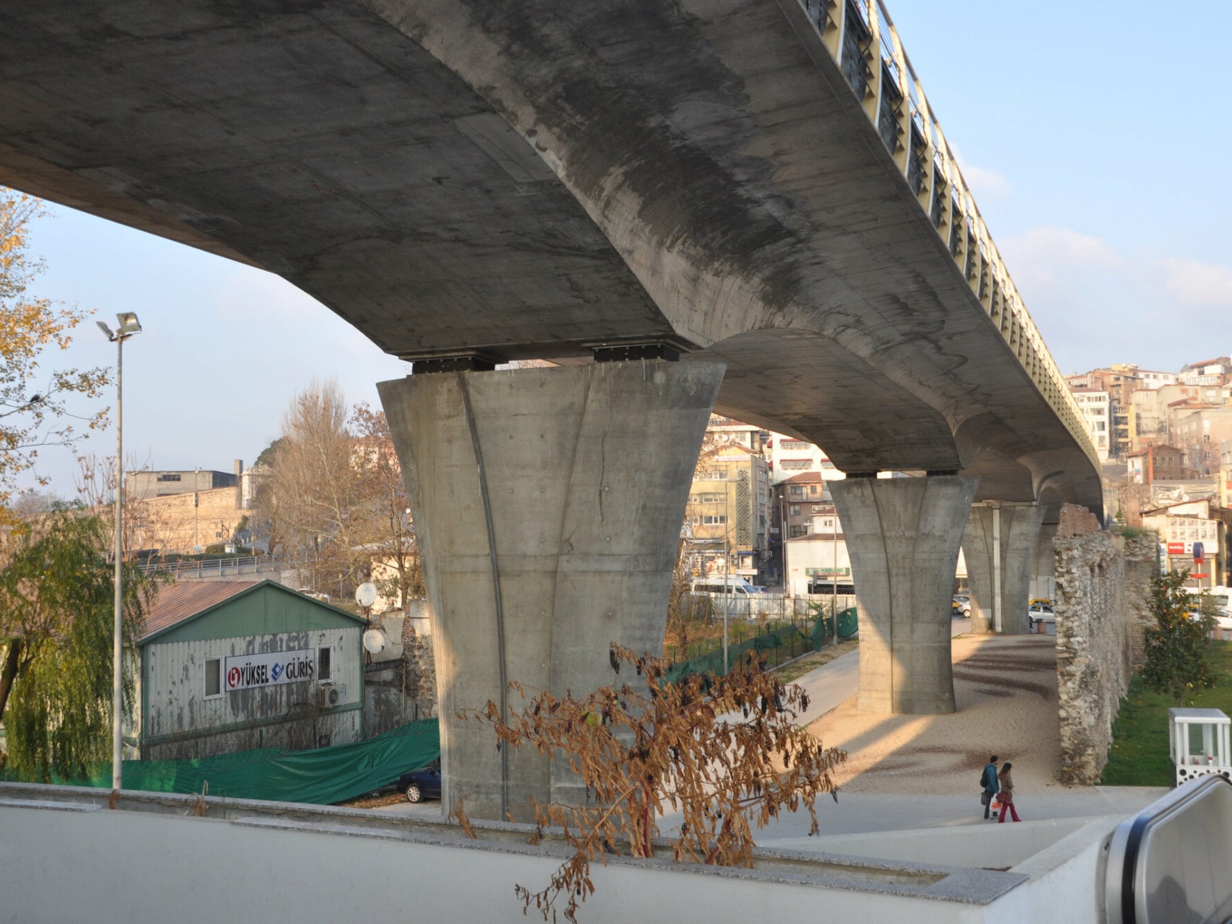 In Spannbeton ausgeführter Vorlandbrückenbereich der Metro-Brücke über das Goldene Horn (Entwurf: Michel Virlogeux; Ausführung: Hakan Kiran; Tragwerksplanung: Wiecon)