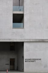 Sandgestrahlte Sichtbetonoberflächen der Schweizer Botschaft in Berlin, Architekten: Diener & Diener, Basel