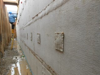 Braune Wanne nach dem Ausschalen 