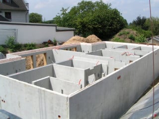 Bauteile, die unter Einwirkung von Wasser stehen, erfordern eine wasserundurchlässige Konstruktion oder eine spezielle Abdichtung.