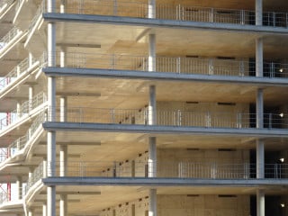 Bei der Skelettbauweise übernehmen Deckenplatten, Unterzüge, Stützen und Fundamente die tragende Funktion.