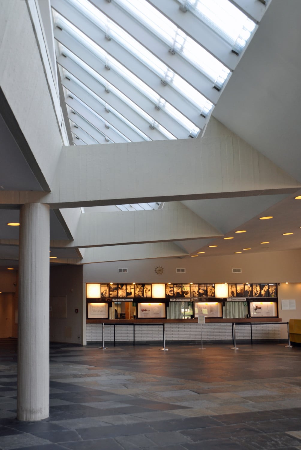 Unterzüge im Foyer der Berliner Philharmonie