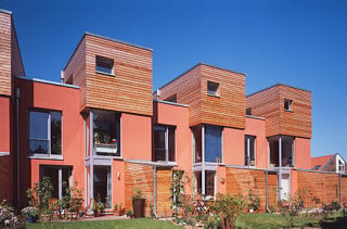 Einschalige Außenwand mit WDVS: Stadthäuser in Hamburg von MS Architekten, Rosengarten