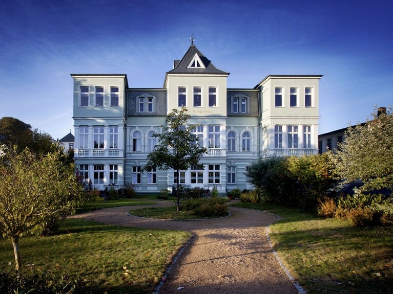 Die Fenster sind in unterschiedlichen Holzarten erhältlich