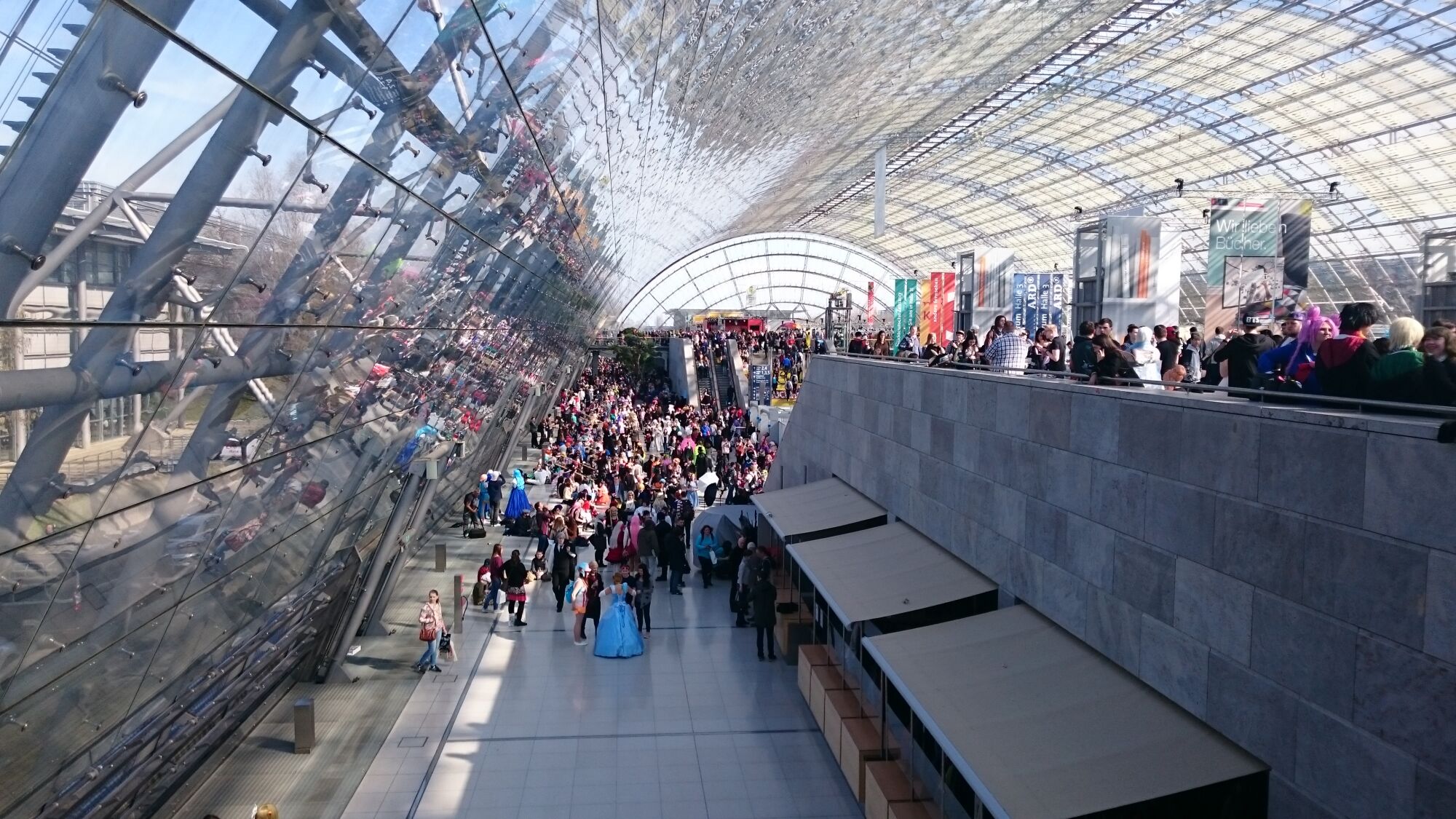 Wärmeschutzglas bei der Glasshalle der Leipziger Messe