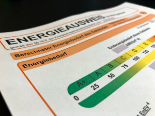 Anforderungen an den Wärmeschutz sind in der DIN 4108 Wärmeschutz und im Gebäudeenergiegesetz (GEG) formuliert. 