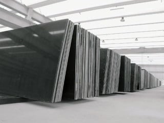 99% aller Kunst­steine werden in poliertem Zustand angeboten