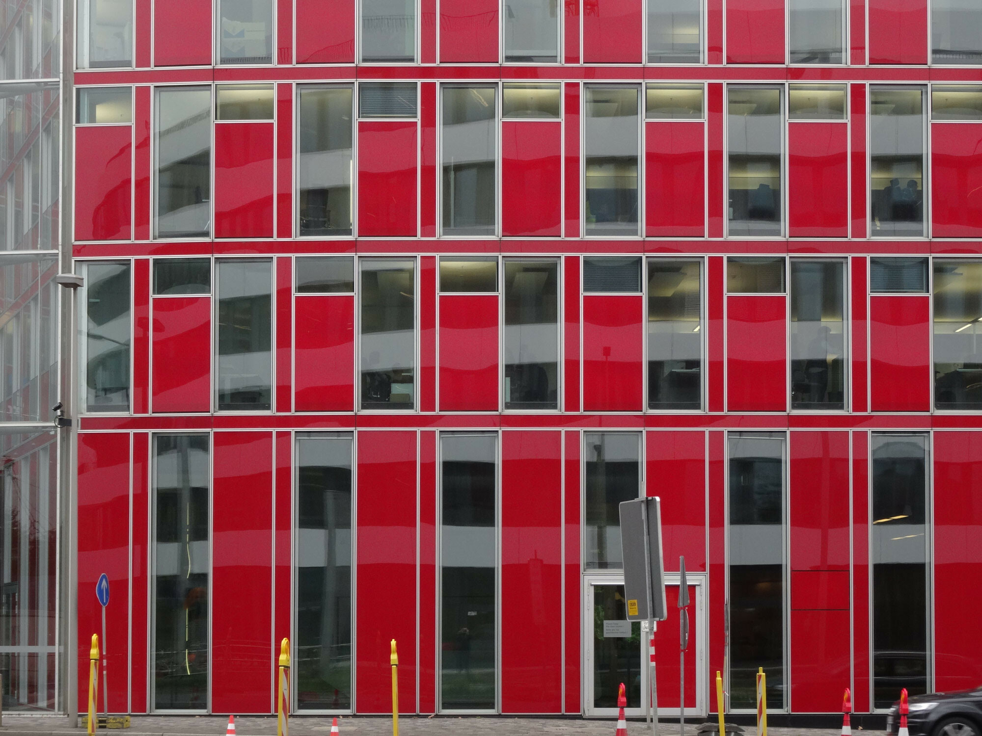 Fassadenausschnitt einer Elementfassade am Bürogebäude Capricorn in Düsseldorf; Architekten: Gatermann und Schossig, Köln