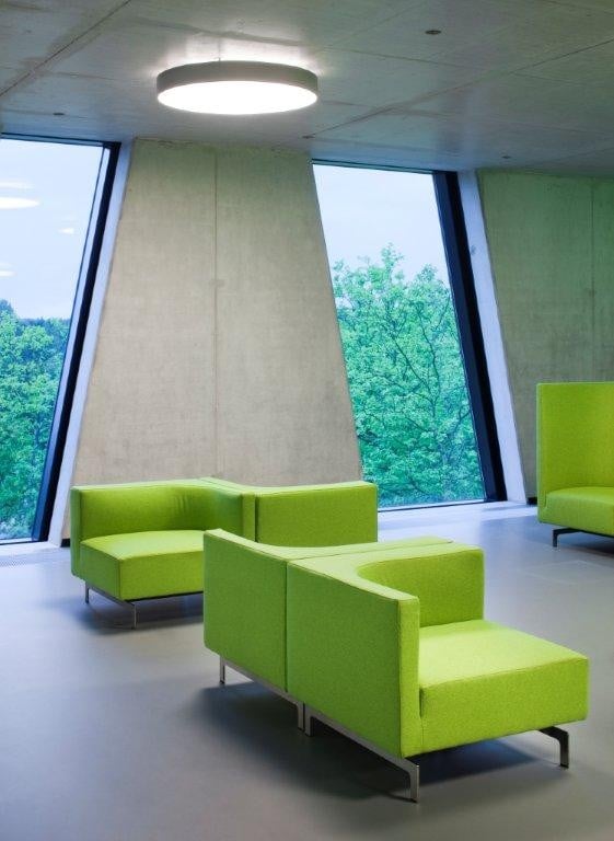 Das Gebäude bietet sowohl Flächen der Begegnung, als auch Rückzugsmöglichkeiten
