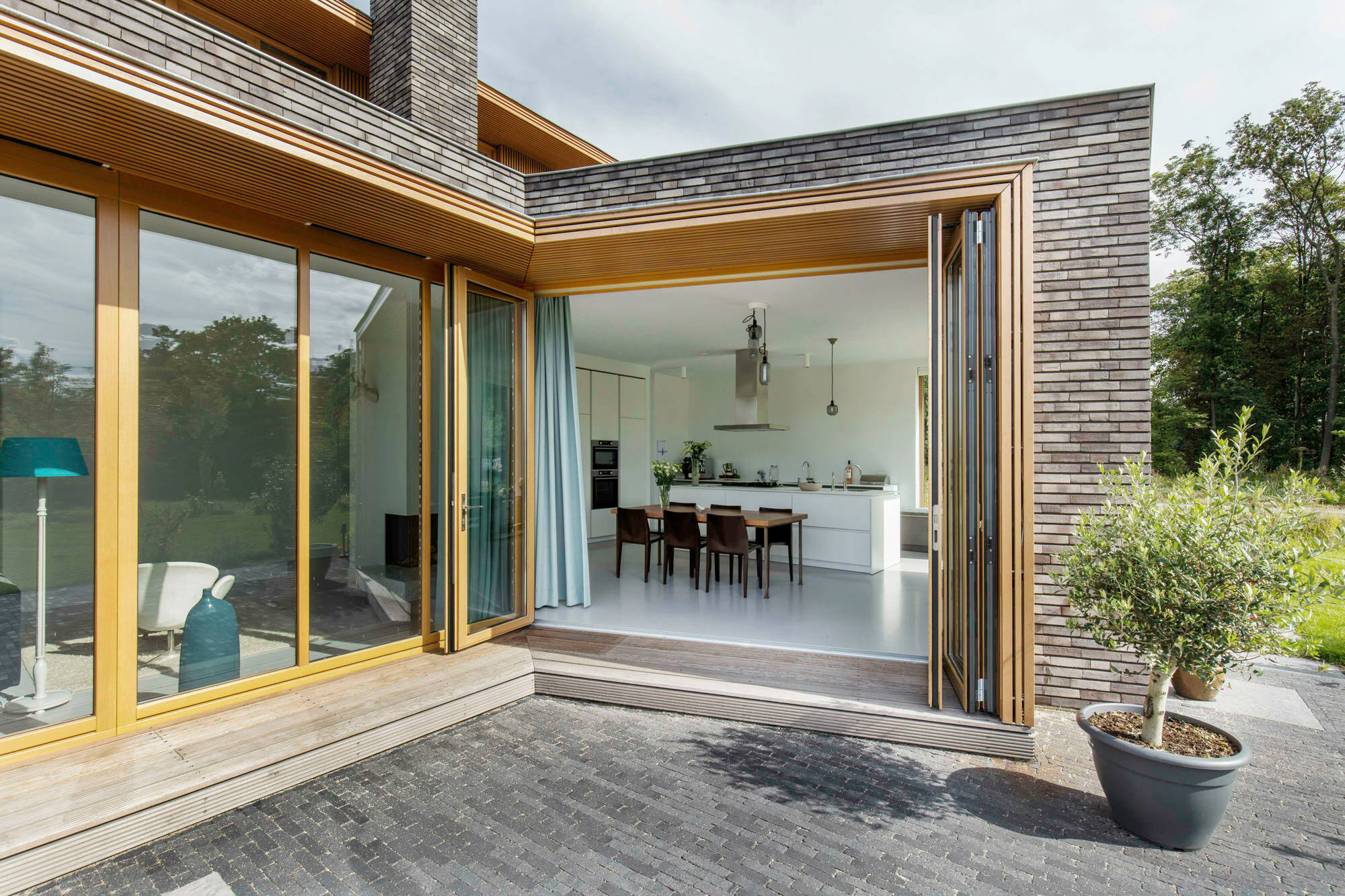 Glas-Faltwand Woodline von Solarlux