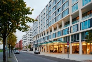 Eingang ins Hotel unweit des Potsdamer Platzes