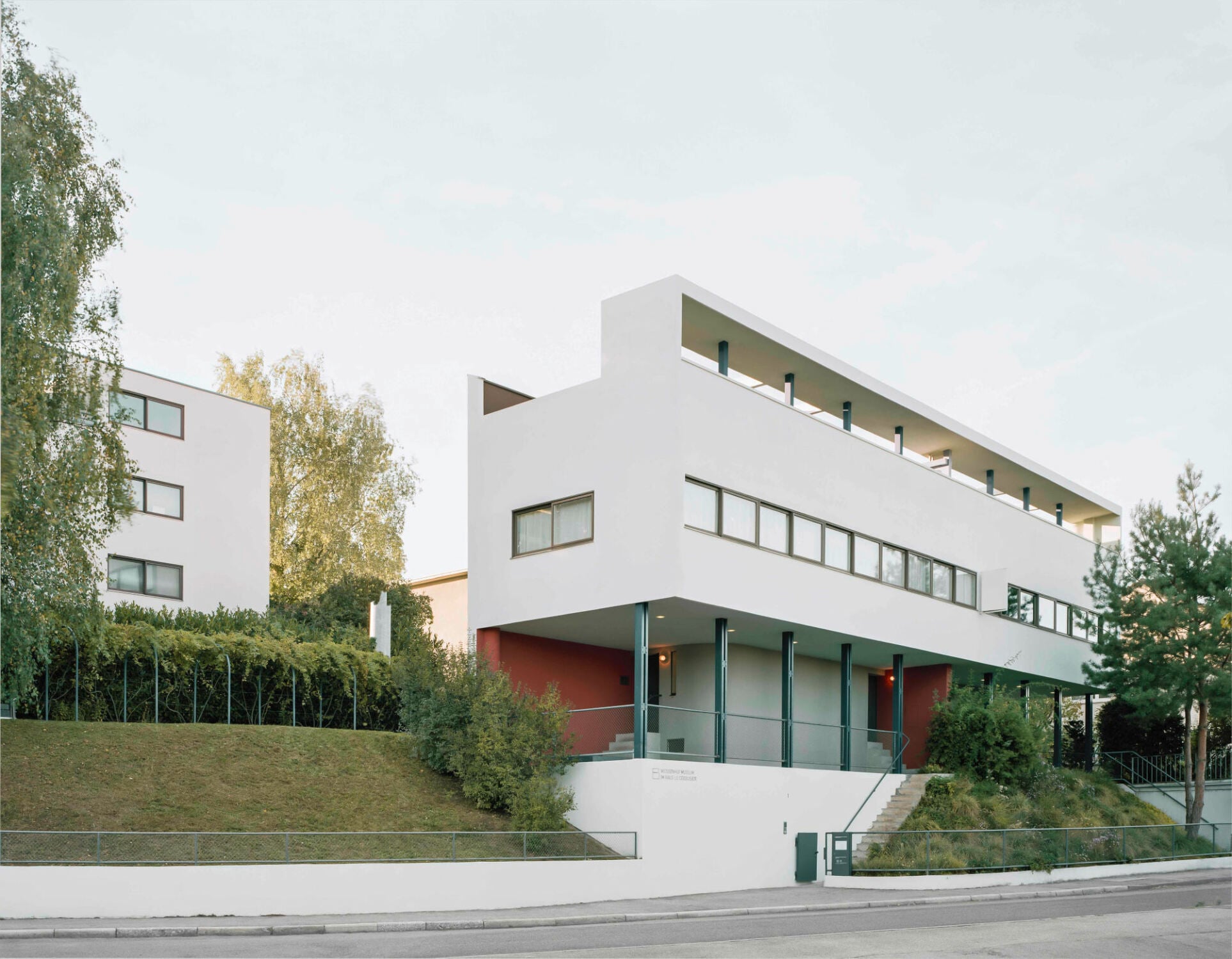 Doppelhaus von Le Corbusier und Pierre Jeanneret, erbaut 1927, in der Stuttgarter Weißenhofsiedlung (heute als Museum genutzt)