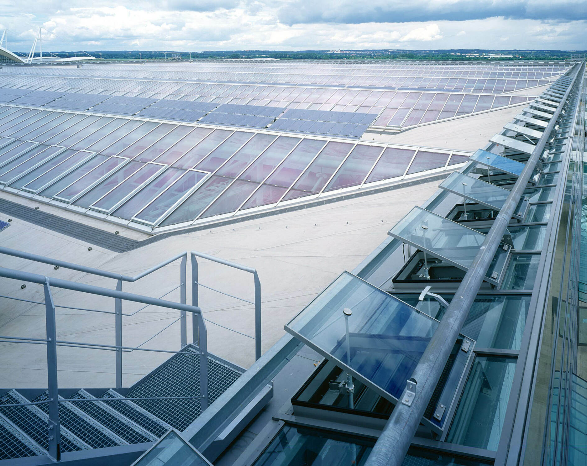 Dachaufsicht des Terminal 2 am Flughafen München