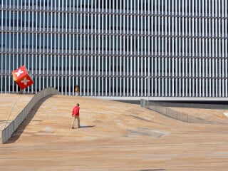Begehbares Dach und Vorplatz an der Casa da Musica in Porto (OMA, 2005)