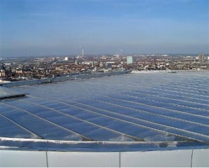 Das Flachdach des 97 m hohen Viktoria Turmes in Mannheim wurde mit Edelstahl abgedichtet