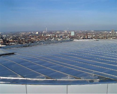 Das Flachdach des 97 m hohen Viktoria Turmes in Mannheim wurde mit Edelstahl abgedichtet