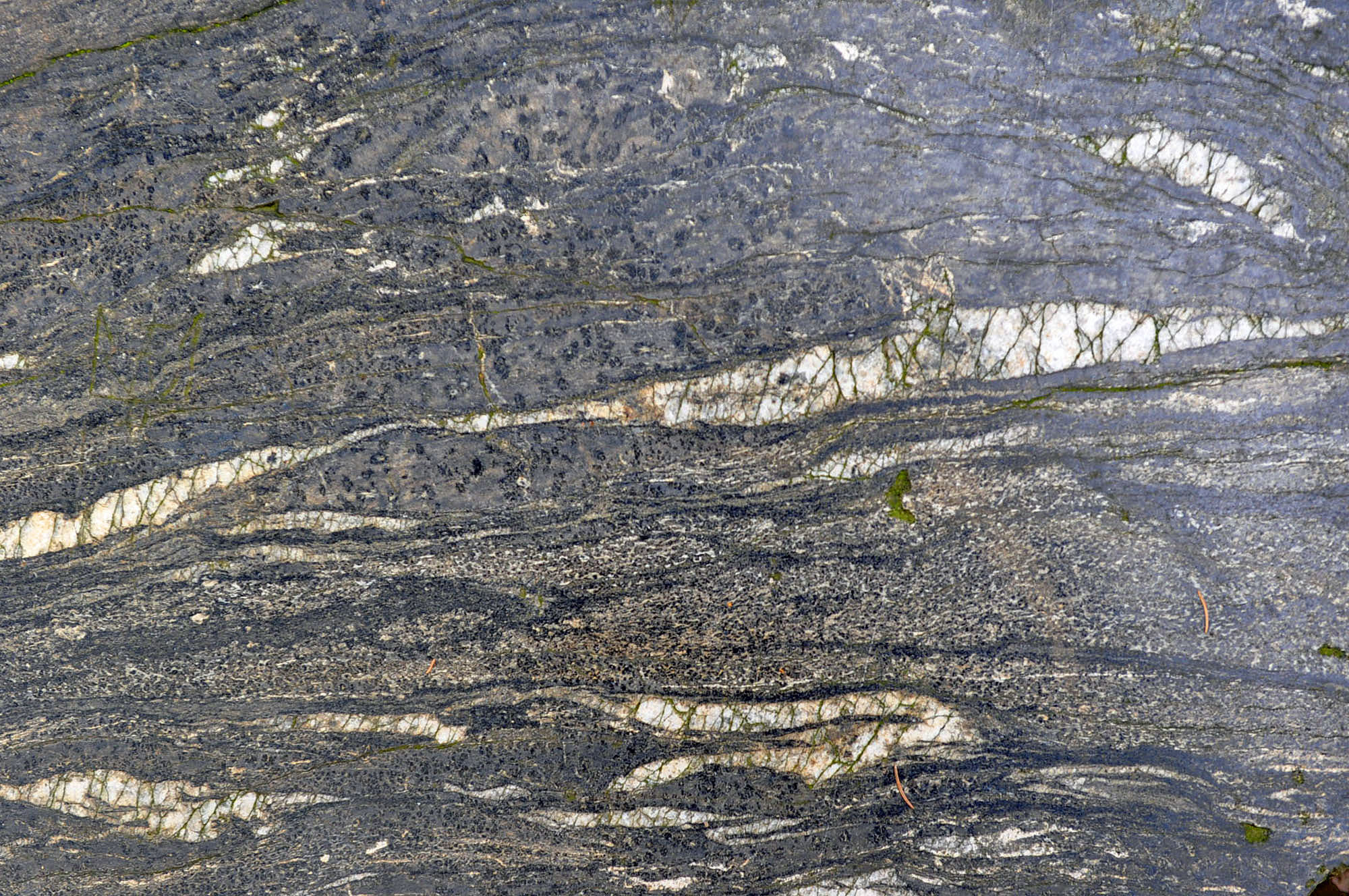 Brekzienfliesen und -platten